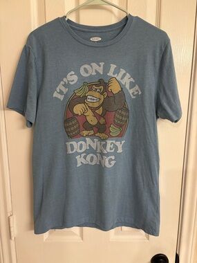 Old Navy Donkey Kong Graphic T‑Shirt Men’s Medium It’s On Like Donkey Kong